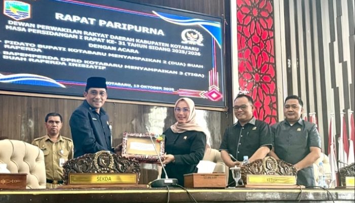 Rapat Paripurna DPRD, Pemkab Kotabaru Sampaikan Dua Buah Raperda
