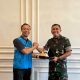 Senior Manager PLN Indonesia Power UBP Asam Asam Reo Yanuar Hadi (kiri) bersama Dandim 1009/Tanah Laut Letkol Inf Adhy Irawan saat silaturahmi di Makodim Pelaihari. (Foto: dok. PLN Indonesia Power)