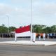 Paskibra Kotabaru mengibarkan bendera Merah Putih dalam upacara Hari Sumpah Pemuda ke-97 yang dipimpin Dandim 1004/Kotabaru Letkol Inf Cecep Cahyadi
