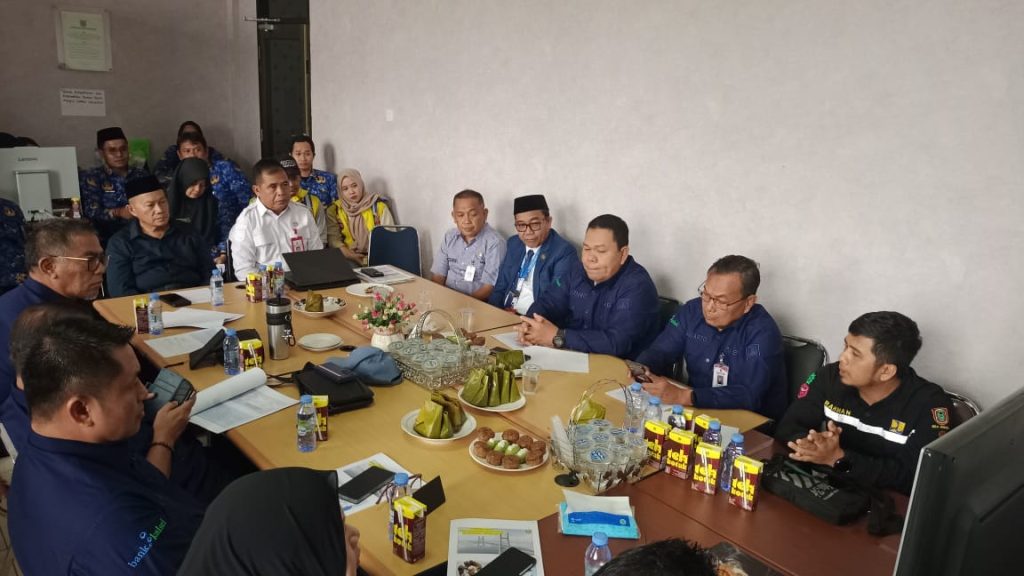 Tim Ahli Gubernur Kalsel bersama Pemkab Tanah Bumbu saat monitoring pembangunan jembatan penghubung Batulicin–Kotabaru, Rabu (1/10/2025).