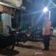 Ket Foto: Personil Polsek Kapuas Hulu saat melaksanakan Patroli rutin di titik rawan, Rabu (1/10/2025) malam. (Foto : IST)