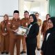Bupati Tanah Bumbu melalui Asisten Ekonomi dan Pembangunan Eryanto Rais membuka pelatihan careworker kerja sama BP3MI dan Disnakertrans Tanbu. (Foto: Dok. Diskominfo Tanah Bumbu)