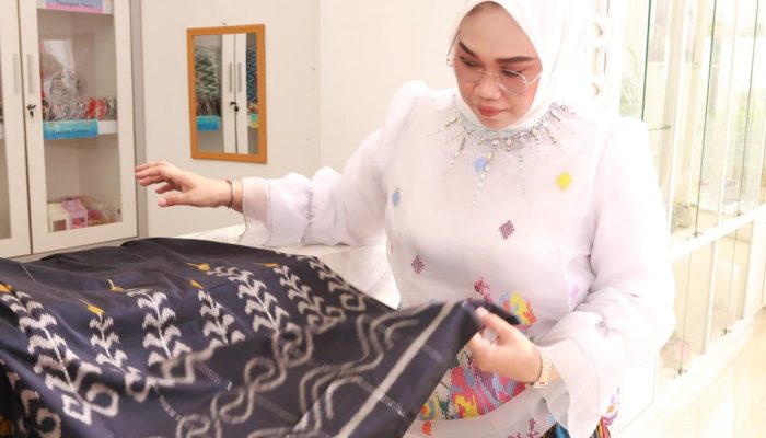 Dekranasda Tanah Bumbu Dukung Kerajinan Tenun Masuk Pasar Lebih Luas