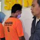 Dua pelaku pembakaran warga Sampang diperlihatkan polisi saat rilis kasus di Mapolres Pamekasan.