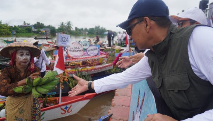 500 Jukung Ramaikan Festival Pasar Terapung Lok Baintan 2025