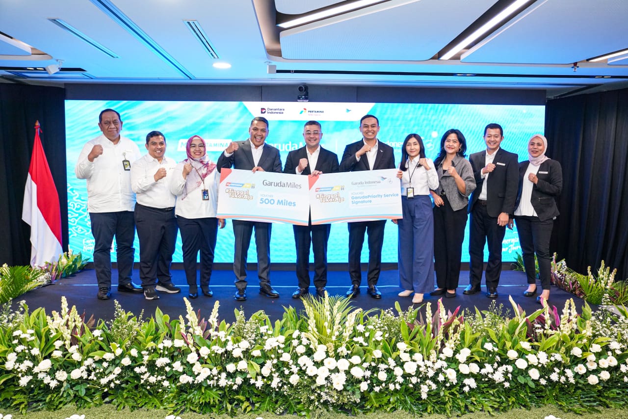 Penandatanganan kerja sama program loyalitas MyPertamina dan GarudaMiles antara Pertamina Patra Niaga dan Garuda Indonesia di Jakarta.