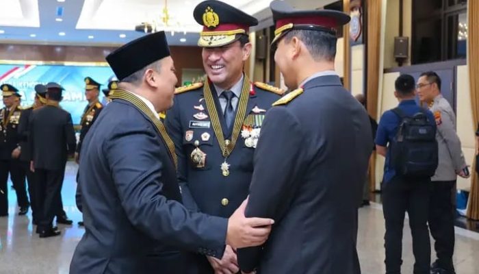 Kepala BNN RI Komjen Suyudi Ario Seto Terima Bintang Bhayangkara Pratama dari Kapolri