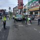Petugas kepolisian memeriksa lokasi kecelakaan maut di Jalan Gejayan yang melibatkan pejalan kaki dan pengendara motor.