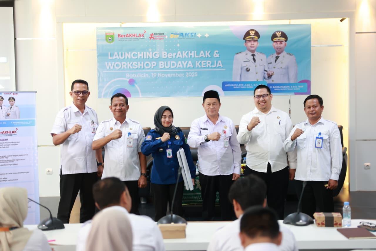 ASN Tanah Bumbu mengikuti launching BerAKHLAK dan workshop budaya kerja di Batulicin.