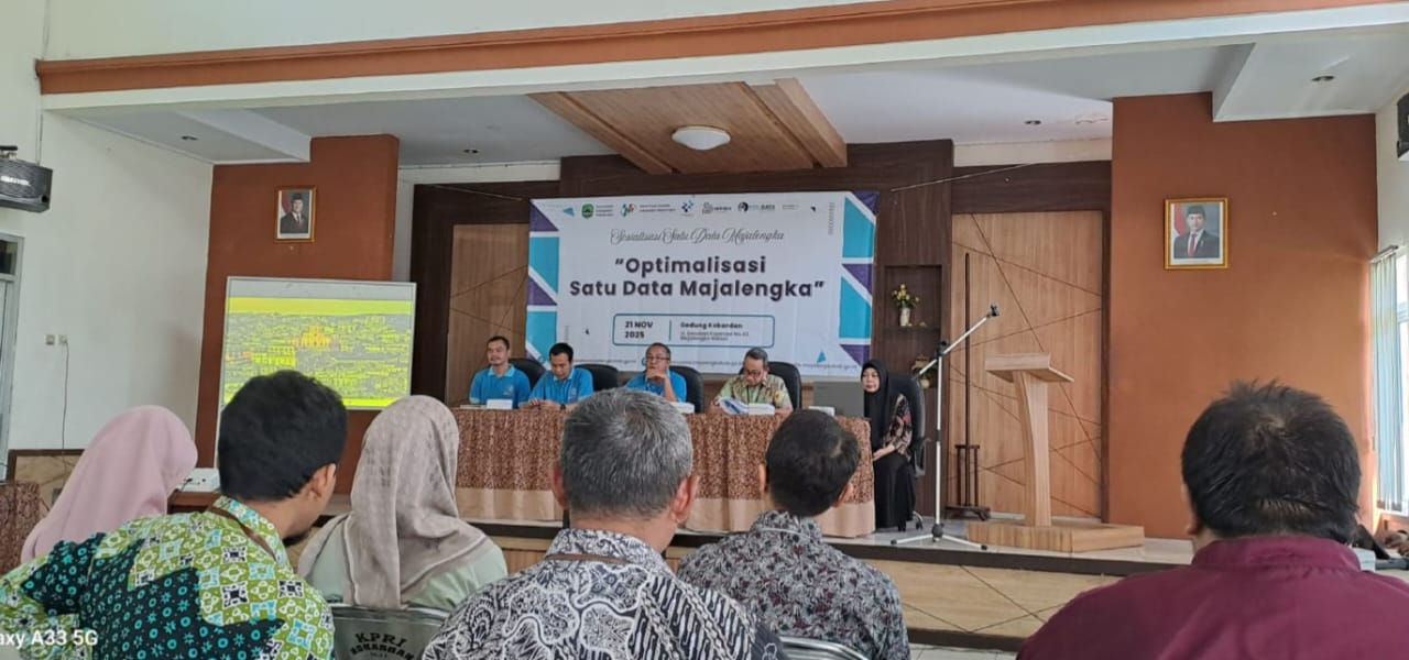 Irwan dan Joni Kasmuri memberikan keterangan terkait penguatan program Satu Data Majalengka.