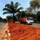 Truk mengangkut tanah uruk untuk penataan taman trotoar di kawasan perkantoran Pemkab Tanah Bumbu.
