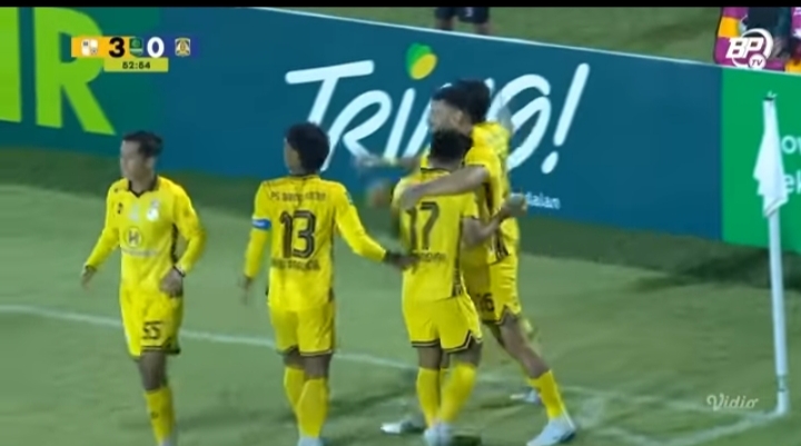Ferdiansyah melakukan selebrasi usai mencetak gol untuk Barito Putera melawan Persiba Balikpapan di Stadion Demang Lehman.