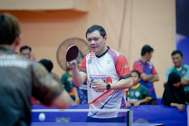 Bupati Paser dr. Fahmi Fadli membuka Kejuaraan Tenis Meja Internasional Bupati Paser Open 2025 di GOR Sadurengas.