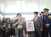 Bupati Kapuas Pimpin Pelepasan Jasad Pejuang Cornelius Willem ke TMP Sanaman Lampang