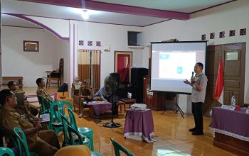 Suasana sosialisasi Sistem Informasi Desa di Aula Desa Karyamulya, dihadiri perangkat desa Kecamatan Cisaga.