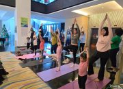 ARTOTEL TS Suites Surabaya Hadirkan Mom & Kids Joyful Yoga Sambut Hari Ibu