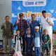 Ket Foto : Foto bersama Pemimpin Cabang BRI Kuala Kapuas dan pihak Pemda Kapuas bersama para anak peserta khitanan massal BriliAN, di kantor Cabang setempat, Minggu (7/12/2025). (FOTO IST).