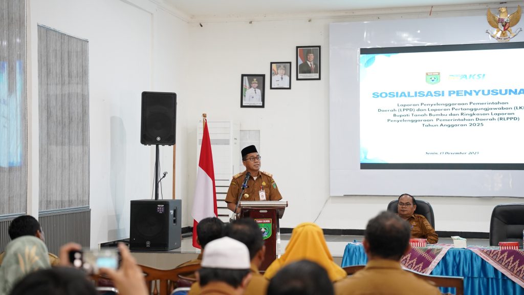 Asisten Administrasi Umum Pemkab Tanah Bumbu M. Yamani membuka sosialisasi penyusunan LPPD, LKPJ, dan RLPPD Tahun Anggaran 2025