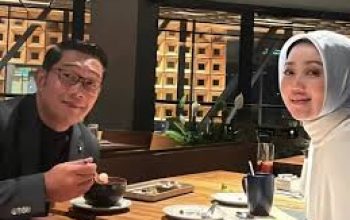 Ridwan Kamil dan Atalia Praratya menghadiri acara resmi sebelum gugatan cerai diajukan di Pengadilan Agama Bandung.