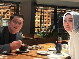 Ridwan Kamil dan Atalia Praratya menghadiri acara resmi sebelum gugatan cerai diajukan di Pengadilan Agama Bandung.