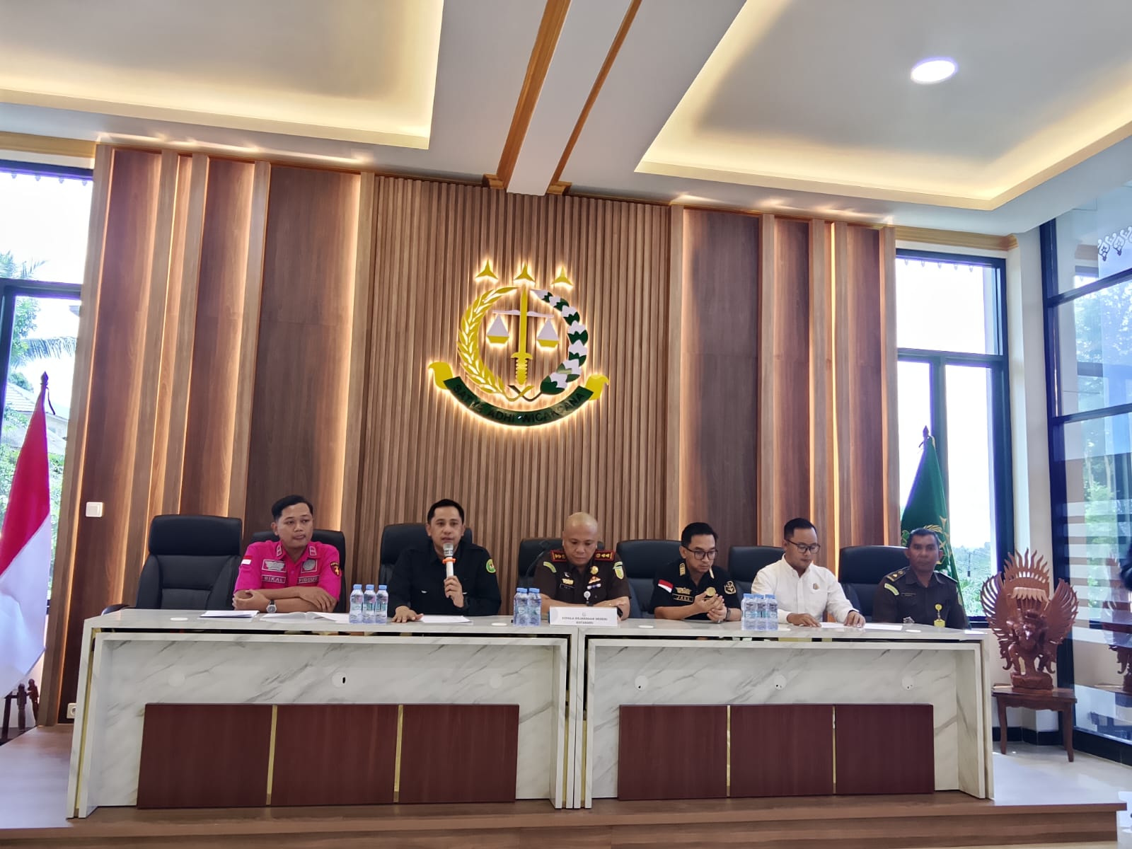 Kejaksaan Negeri Kotabaru menyampaikan capaian kinerja tahun 2025 kepada insan pers di Kalimantan Selatan.