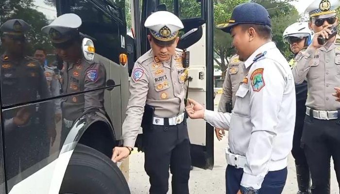 Jelang Libur Nataru, Polres Majalengka Sidak Bus AKAP dan Pariwisata
