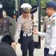Petugas gabungan Polres Majalengka dan Dishub memeriksa kelaikan bus AKAP jelang libur Natal dan Tahun Baru 2025