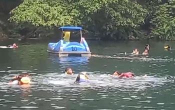 Wisatawan menikmati wahana dan panorama alam Situ Cipanten Majalengka saat libur Natal dan Tahun Baru