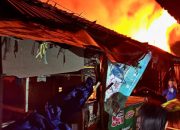 Puluhan Kios Pasar Lemahabang Cirebon Ludes Terbakar, Kerugian Ditaksir Ratusan Juta