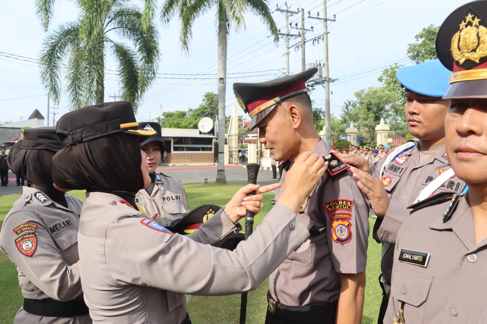 Kapolres Bantul AKBP Novita Eka Sari memimpin upacara kenaikan pangkat 177 personel Polres Bantul