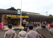 Kapolres Tabalong Pimpin Upacara Kenaikan Pangkat 32 Personel Polri
