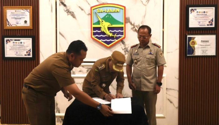 Bupati Kotabaru Serahkan Mobil Operasional Baru untuk Kantor Pertanahan