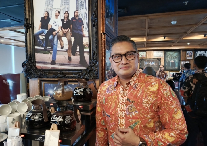 Sistho A Sreshtho, Cluster Manager dan General Manager The Alana Hotel Malang dan Aston Mojokerto Hotel & Conference, pada momen perayaan HUT ke-2 hotel.