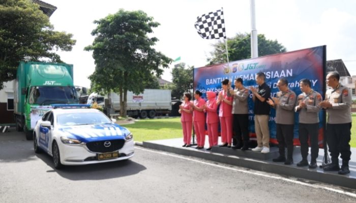 Polda DIY Kembali Kirim Bantuan dan Perangkat Starlink untuk Korban Bencana di Sumatera