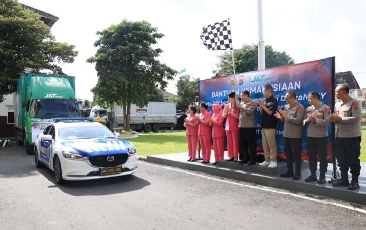 Polda DIY melepas bantuan kemanusiaan dan perangkat Starlink untuk korban bencana di Aceh dan Sumatera.
