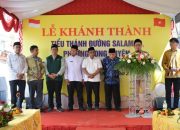 Pejabat Indonesia dan komunitas Muslim menghadiri peresmian Masjid Salamad di An Giang, Vietnam.