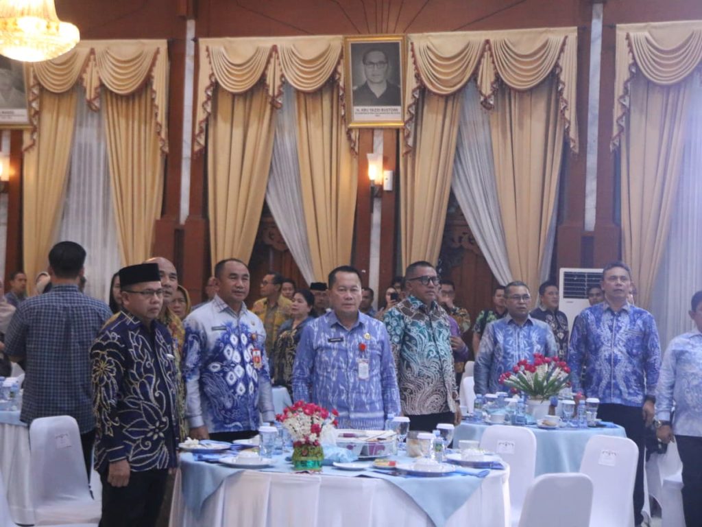 Sekretaris Daerah dan perangkat daerah Tanah Bumbu menghadiri Gala Dinner Rakor Bappeda se-Indonesia 2025.