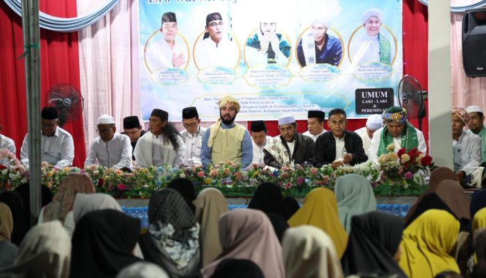 Bupati Tanah Bumbu Hadiri Peringatan Isra Mi’raj di Ponpes Salafiyah Al Istiqamah Mantewe