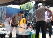 Polda Kalsel Kerahkan Dapur Lapangan dan Water Treatment untuk Warga Terdampak Banjir