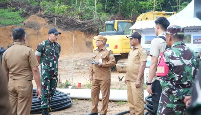 Bupati Kotabaru Tinjau Pembangunan Yonif TP 884/Saijaan di Pulau Laut Tengah