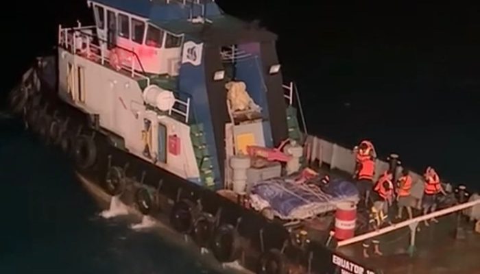 Aksi Heroik KM Kelimutu di Laut Jawa: Selamatkan 8 Awak Tugboat yang Terombang-ambing Akibat Kebocoran