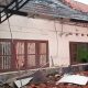 Atap Gedung Dinas Tenaga Kerja Kota Cirebon ambruk akibat hujan deras dan angin kencang
