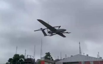 Drone Avia Hybrid TNI AU melakukan pemetaan udara di lokasi longsor Desa Pasirlangu, Kecamatan Cisarua, Kabupaten Bandung Barat.