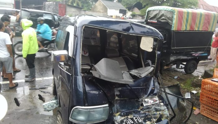 Tabrakan Beruntun Libatkan Enam Kendaraan di Tempel Sleman, Sejumlah Orang Luka