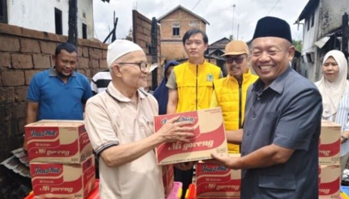 Golkar Tanah Laut Salurkan Bantuan untuk Korban Kebakaran di Pelaihari