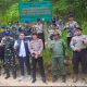 Petugas Polda Kalsel melakukan patroli gabungan untuk mencegah aktivitas tambang ilegal di kawasan hutan lindung Hulu Sungai Selatan.