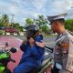 Satlantas Polres Tabalong sosialisasi keselamatan berlalu lintas melalui penerangan keliling di Simpang Tugu Obor Mabuun