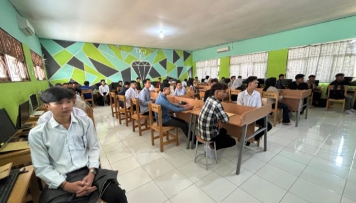 PT LCM Buka Peluang Kerja Lewat FGDP, Puluhan Alumni SMKN 1 Kintap Ikut Seleksi