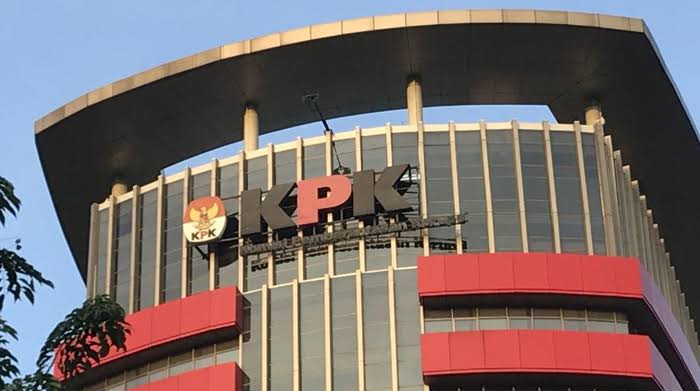Gedung Merah Putih KPK di Jakarta sebagai pusat penanganan kasus operasi tangkap tangan terkait dugaan korupsi pajak.