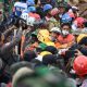 Tim SAR gabungan melakukan pencarian korban longsor di Desa Pasirlangu, Cisarua, Bandung Barat